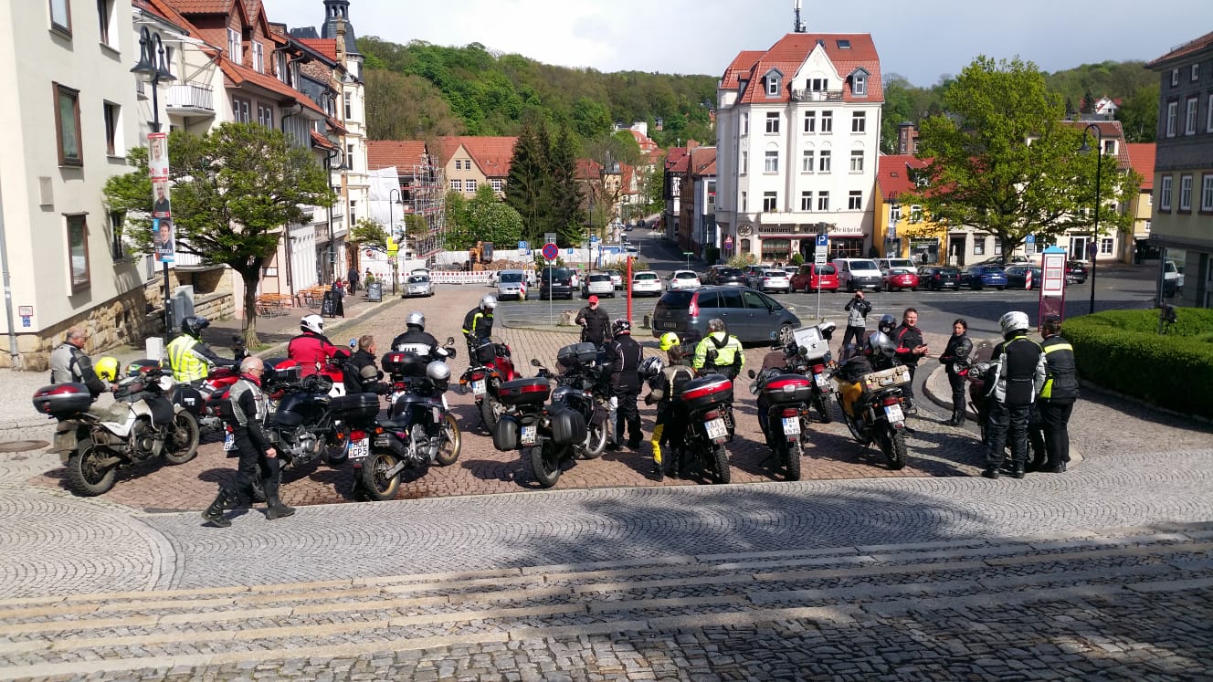 Gruppe vom Bach-Denkmal aus mit Eisenach-Blick