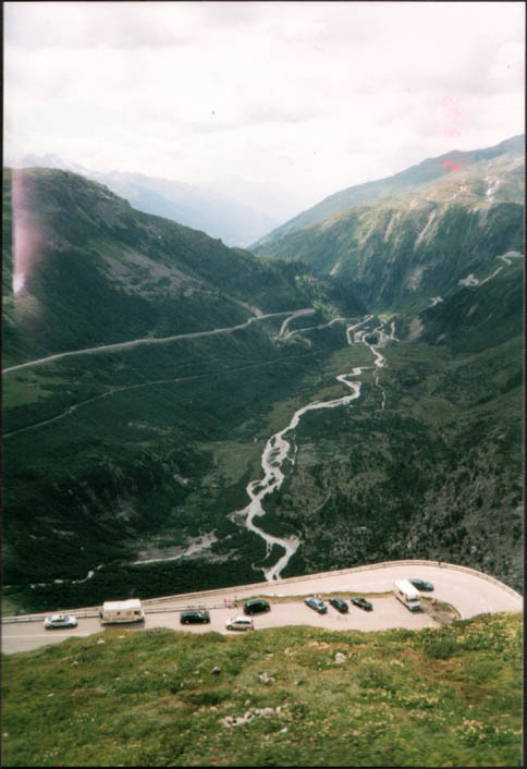 Blick ins Rhonetal mit Grimsel-Straße