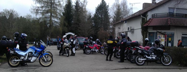 Erste Pause in Eddi's Biker Residenz