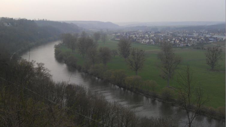 Panoramablick ins Tal vom Restaurant aus